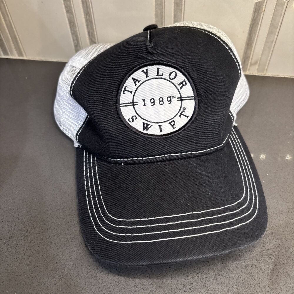 Taylor Swift Official 1989 Concert Cap Hat Black Baseball Style Mesh Snap Back